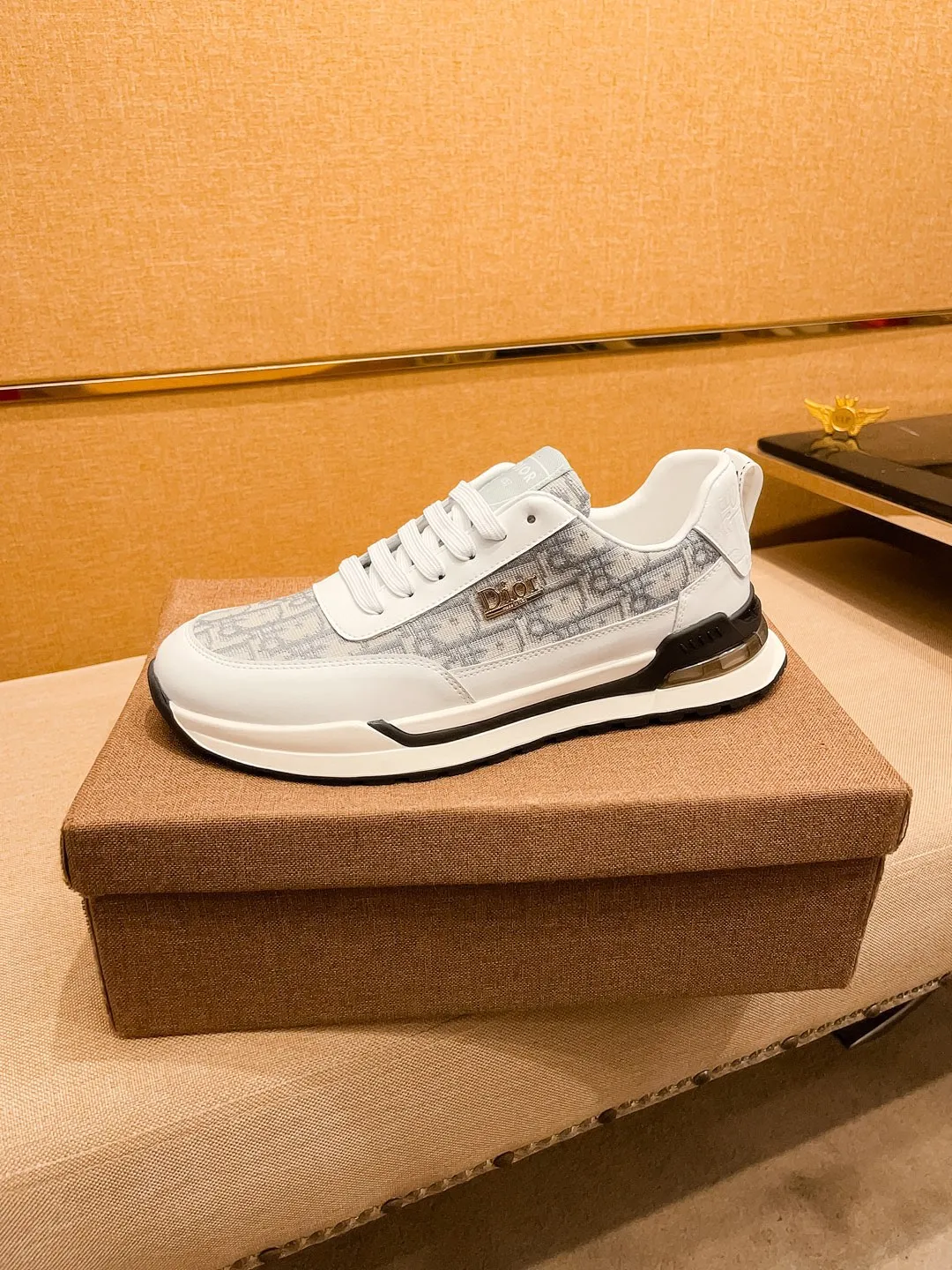 Men's shoes 💰 420💰【Dior】🔥Men's high-end brand of shoes official website 1:1 latest masterpiece: the upper is made of Italian imported first-layer cowhide with a comfortable and breathable lining➕original non-slip and wear-resistant outsole🔥, making walking more convenient and comfortable! An exclusive new model, a stunning work, a beautiful 1:1 replica [color] compared to the official quality! Create a fashionable personality to set off your uniqueness! A must-have for trendy men! Classic 🔥Size: 38-44 Color: 🔥 2⃣️colors available🔥